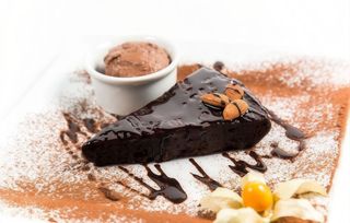 Шоколадно-горіховий десерт (150г)