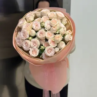 Букет кущових троянд