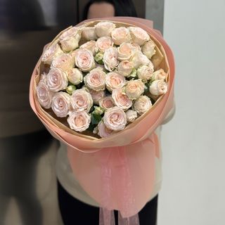 Букет кущових троянд