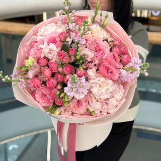 Букет мікс рожевих квітів