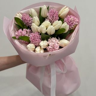 Букет з тюльпанів та гіацинтів