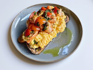 Скрембл з креветками