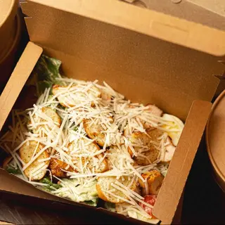 Салат Цезар з курячим шашликом