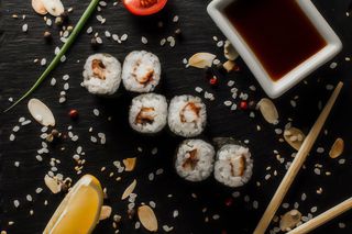 Макі з вугром