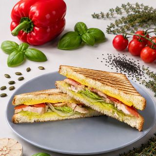 Сендвіч з індичкою та беконом