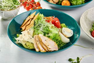 Салат Цезар з курячою грудкою Sous Vide (210/30г)