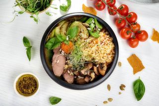 Боул №3 Томлена яловичина з булгуром та овочами (290/40г)