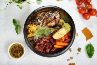 Боул №6 Запечене філе скумбрії з червоною квасолею (320/40г)