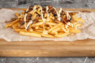 Роял картопля фрі з беконом та цибулею (100/30/20г)