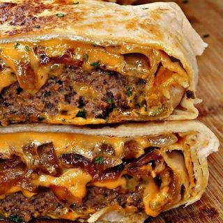 Бургер в лаваші зі свининою