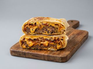 Бургер в лаваші з телятиною