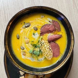 Гарбузовий суп з ростбіфом 