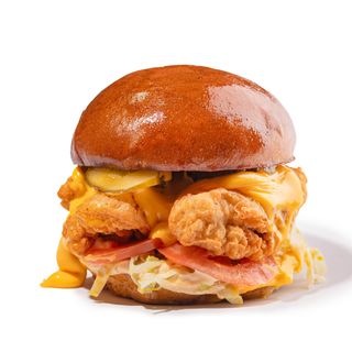 Велетень з кріспі куркою