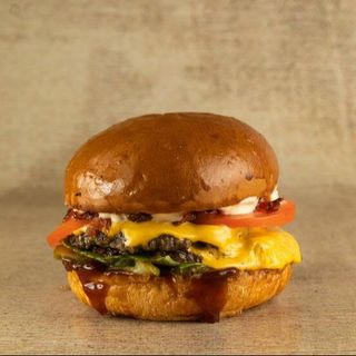 Велетень Чизбургер