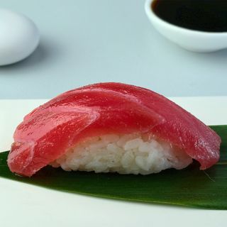 Суші нігірі Тунець (45г)