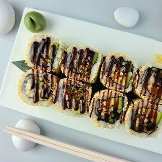 Каліфорнія з вугром (295г)