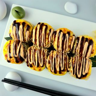 Запечений рол з копченим лососем (390г)