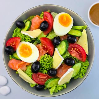 Салат Salmon & Brie (430г)