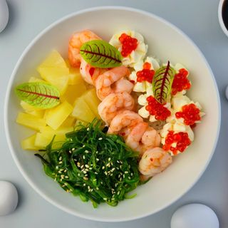 Поке з тигровими креветками та ананасом (390г)