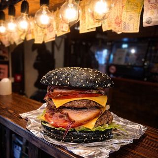 Дабл Блек Бургер ("Розірви жувало")