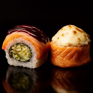 Запечений рол Філадельфія з лососем. (270г/8шт)