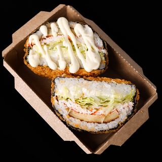 Суші бургер з крабом. (300г)