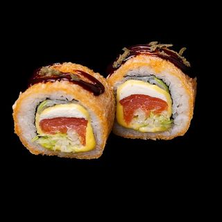 Теплий рол з копченим лососем. (330г/8 шт)