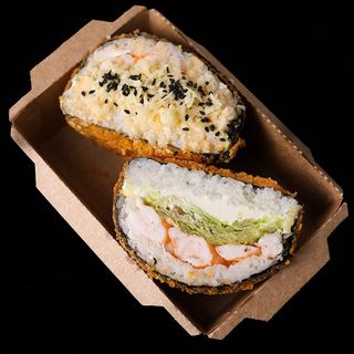 Суші бургер з креветками. (300г)