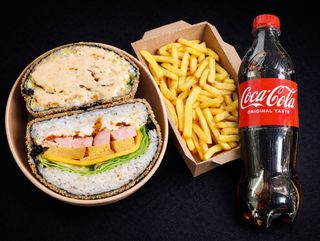 Комбо чіккен бургер фрі - 500 грамів.