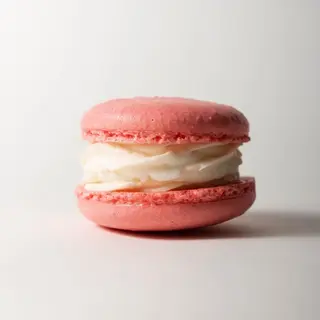 Макаронс Полуничний Пломбір