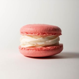 Макаронс Полуничний Пломбір