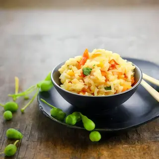 Рис з овочами та яйцем (360г)
