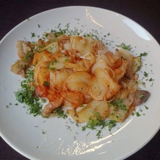 Картопля смажена з сальцем та цибулею (200г)