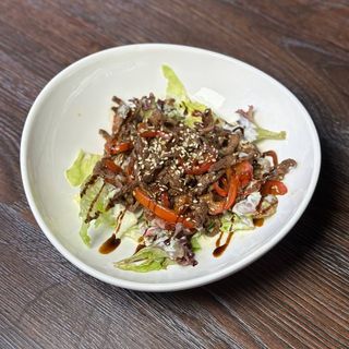 Салат гострий з телятиною (220г)