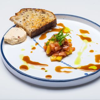 Тартар з лосося