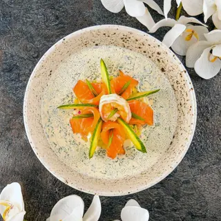 Окрошка з лососем слабосоленим та креветкою (360г)