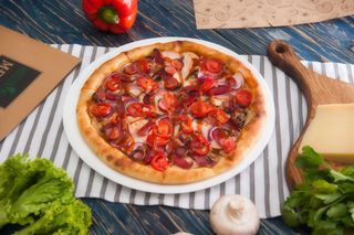 Піца Апетитна Мисливська (550г)