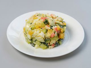Салат з крабовими палочками (210г)