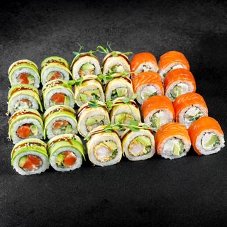 Сет Love is (24шт/730г)