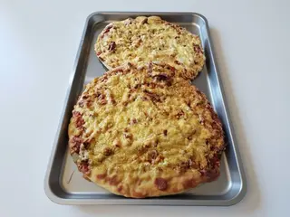 Піца з ковбасою (750г)
