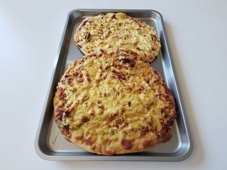 Піца з ковбасою (750г)