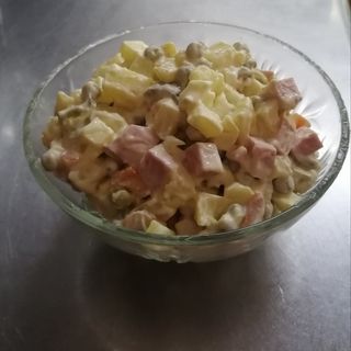 Салат м'ясний (150г)