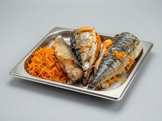 Скумбрія запечена, фарширована овочами (200г)