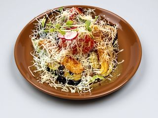 Салат з грильованими овочами та телятиною фист (300г)