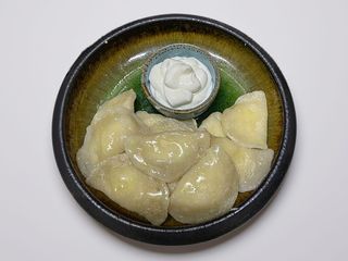 Вареники з картоплею та сметаною (300/50г)