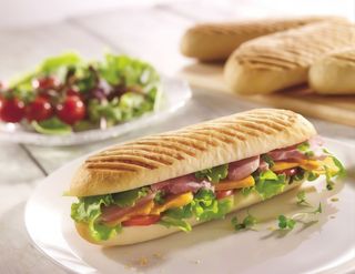 Класичний тост з сиром і ковбасою (200г)