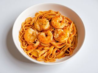 Удон по сингапурськи з креветками