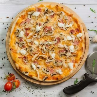 Піца Особлива (33см/500г)