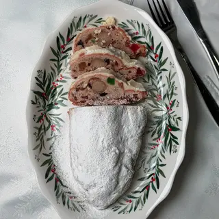 Сирний штолен з марципаном