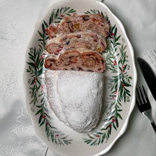 Штолен класичний з марципаном